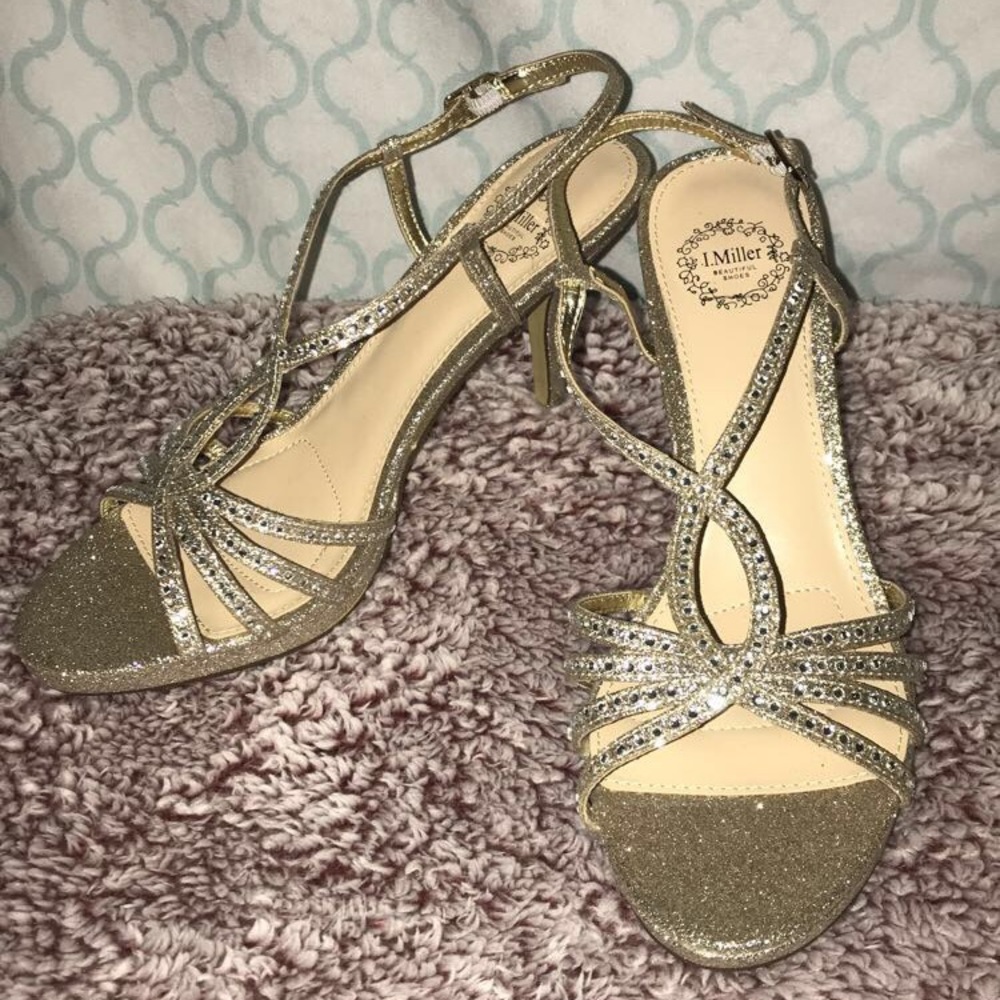 I. miller vallie strappy pumps